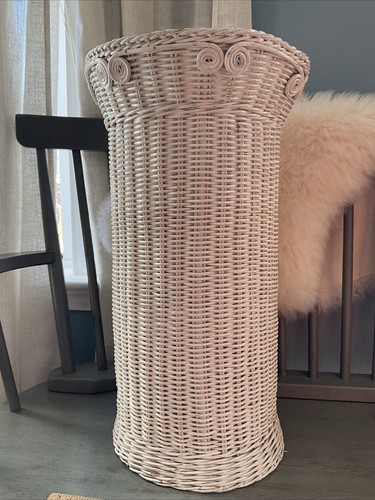 Vtg chippy white wicker - vtg,